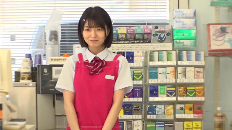 顔部のクローズアップ · 微笑 · 粉红色工作围裙 · 便利店 · 围裙