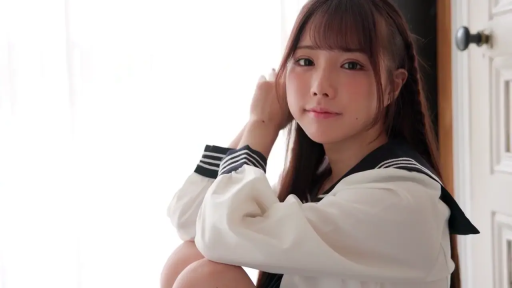 卧室 · 脸部特写 · 温婉 · 水手服