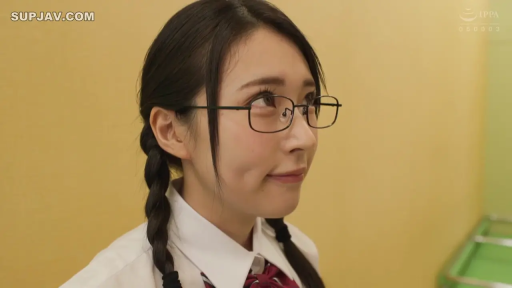 室内 · 面部特写 · 学生制服