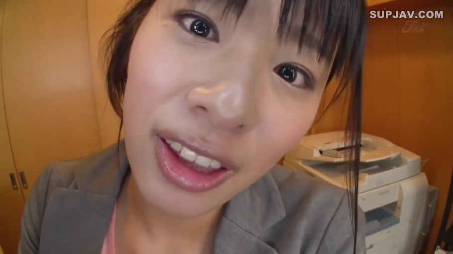 俯身 · 脸部特写 · 办公室 · 对视 · OL · 笑容 · 西装 · 打印机