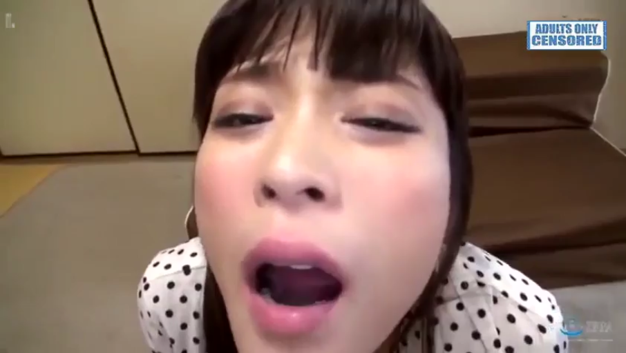 张嘴 · 嘴巴特写 · 室内卧室 · 波点上衣 · 马赛克标志 · 口交