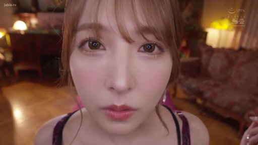 室内 · 脸部特写 · 平静 · 注视 · 高清 · 正面 · 耳坠 · 紫色蕾丝吊带