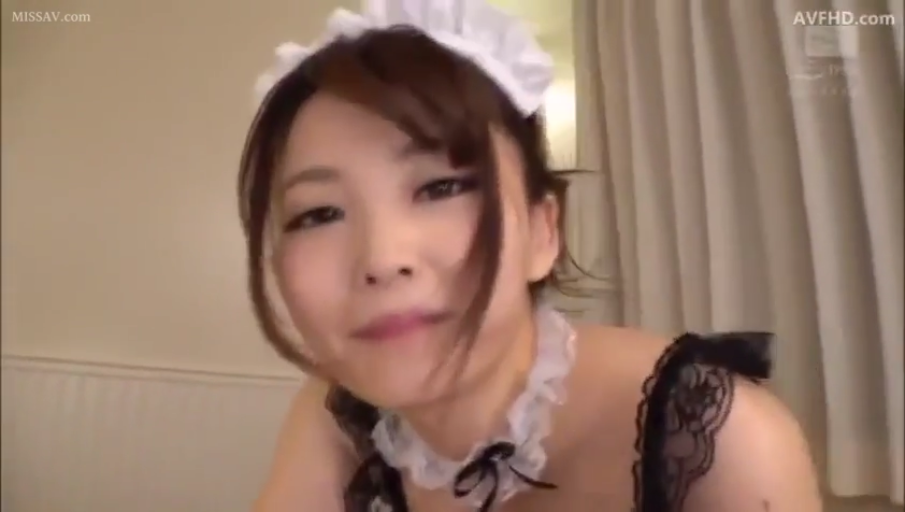 卧室 · 温柔 · 面部特写 · 女仆领饰 · 黑色蕾丝女仆装