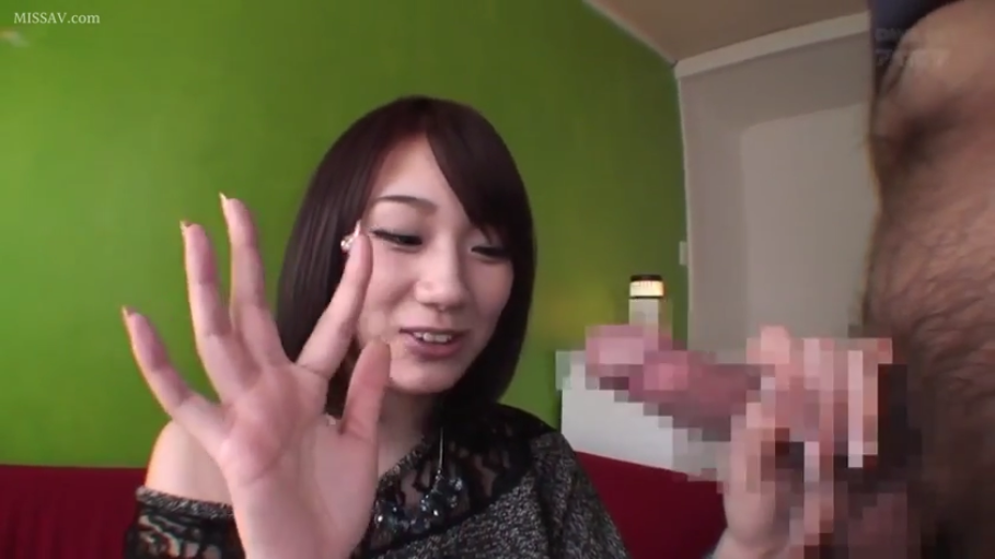 室内 · 坐姿 · 马赛克 · 微笑 · 面部特写 · 手交 · 黑色蕾丝上衣