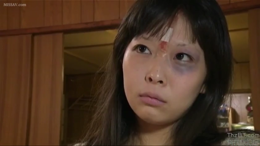 室内 · 脸部特写 · 毛衣