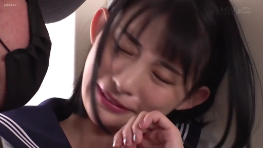 室内 · 脸部特写 · 迷离 · 水手服 · 口罩 · 亲密互动 · 依偎 · 女子校生