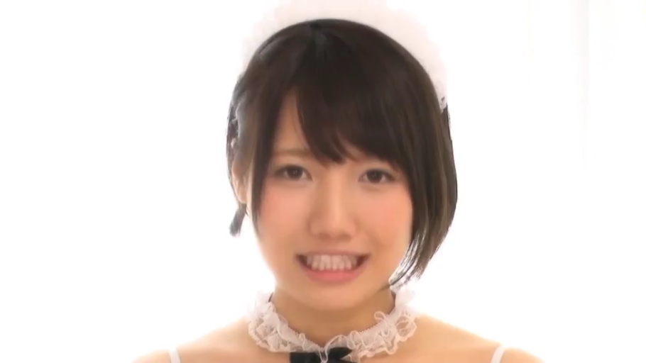 室内 · 脸部特写 · 注视 · 女仆装 · 短发 · 正面 · 蕾丝头饰 · 露齿笑