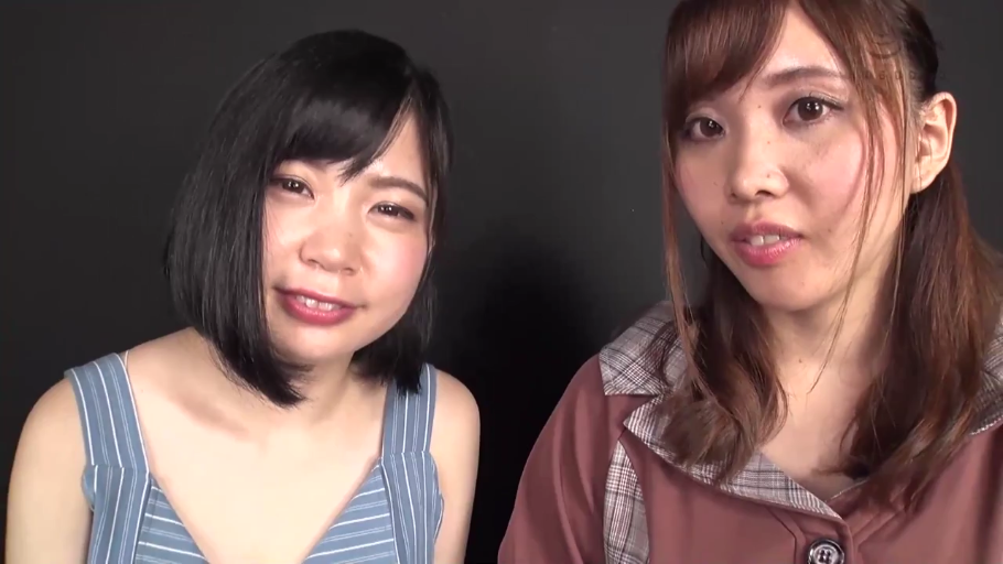 室内 · 面部 · 自然 · 亚洲人 · 休闲服 · 正面 · 看镜头