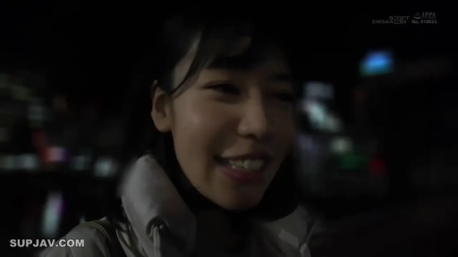 微笑 · 顔のクローズアップ · 夜景 · 户外街道 · 白色羽绒服