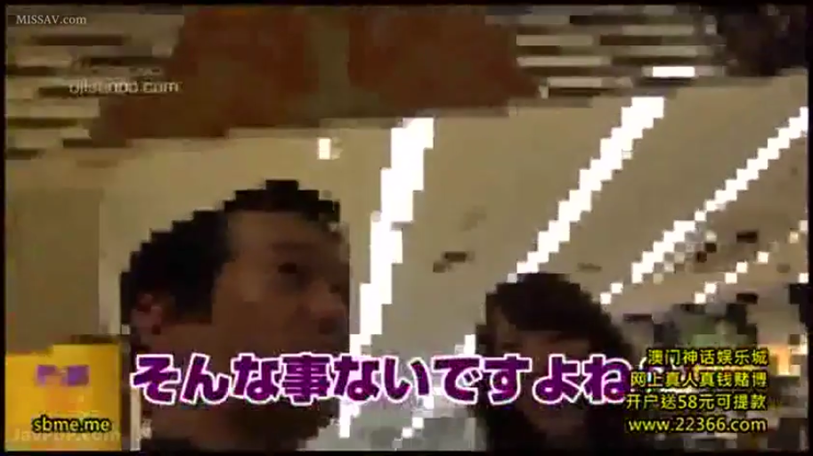 室内 · 日常便装 · 自然说话表情 · 女人面部特写 · 画面带有文字字幕