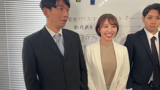 办公室 · 半身 · 谈话 · 笑容 · 西装 · 职场 · 白板 · 并排站立