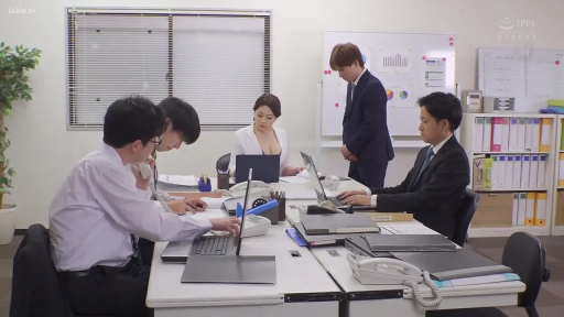 坐姿 · 专注 · 办公室 · 全景 · 职业装 · 笔记本电脑 · OL · 办公