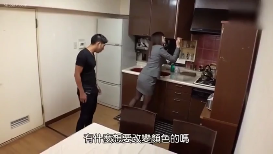 站立 · 全景 · 自然 · 对话 · 职业装 · 厨房 · 厨具