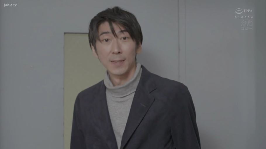 室内 · 站立 · 注视 · 上半身 · 西装 · 惊讶 · 熟男