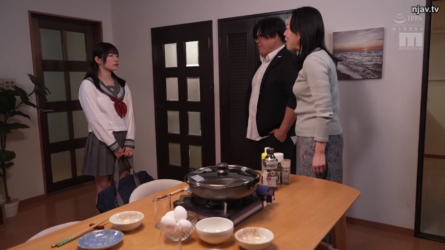 真剣 · 站立 · 全景 · 対話 · 餐厅 · JK制服