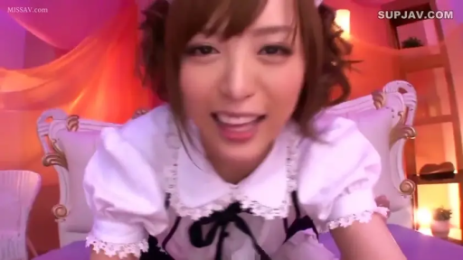 俯身 · 脸部特写 · 卧室 · 微笑 · 第一人称视角 · 女仆装 · 互动