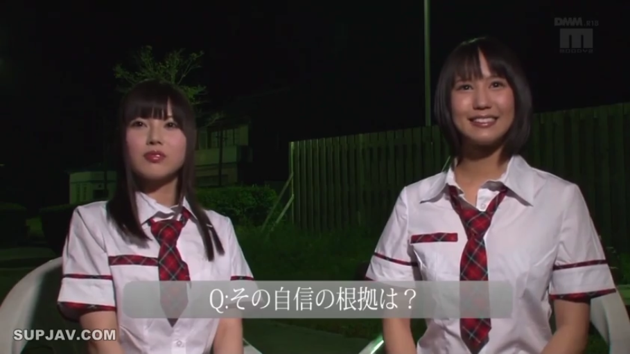 微笑 · 肩部以上 · 字幕提问 · 短袖衬衫校服 · 夜间