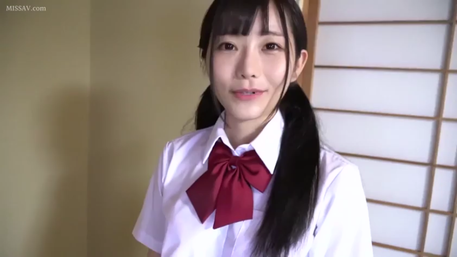 脸部特写 · 清纯 · 白色校服衬衫 · 日式房间