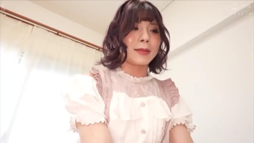 坐姿 · 微笑 · 女仆装 · 房间 · 上半身 · 俯视 · 卷发