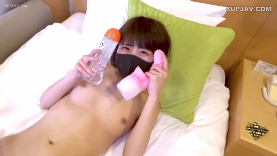 Fully nude · Trunk · 酒店 · 躺卧 · 戴口罩 · 手持道具 · 成人性用品