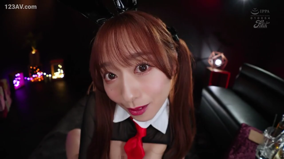 室内 · 俯身 · 脸部特写 · 微笑 · 兔女郎装 · 双马尾 · 兔耳朵 · 凝视镜头