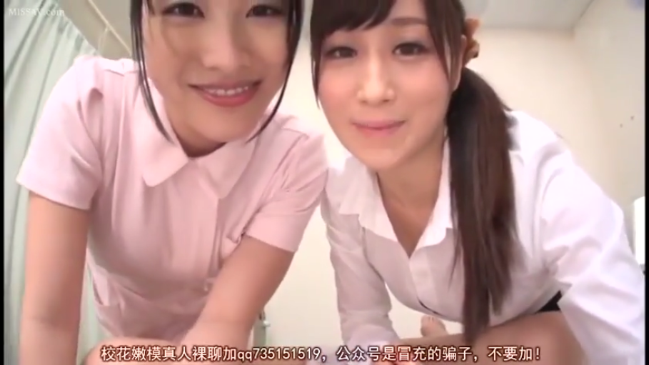 诊室 · 上半身近景 · 微笑 · 粉色护士服 · 画中字