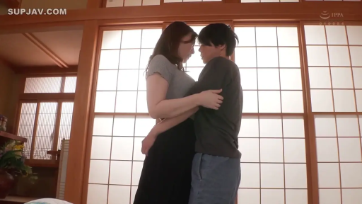 和室 · 拥抱 · 自然 · 休闲装 · 亲昵 · 剧情片