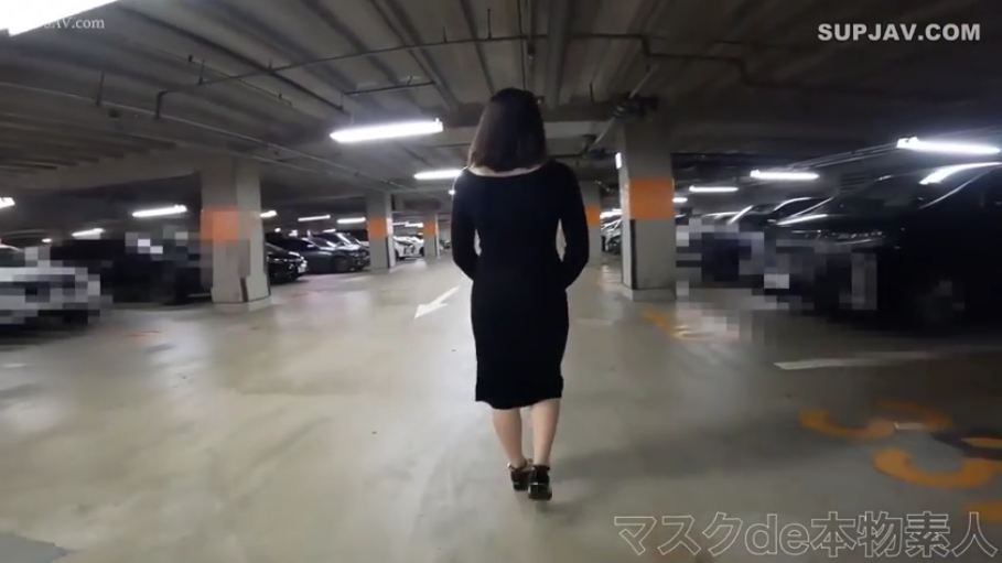 黑色紧身连身裙 · POV视角 · 停车场