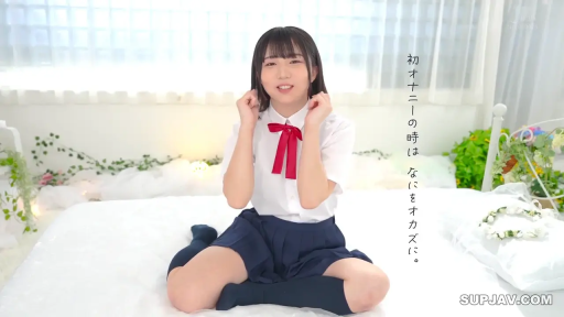 床上 · 害羞 · 上半身特写 · 深蓝色长筒袜 · 无 · 无 · 画面带有日语字幕