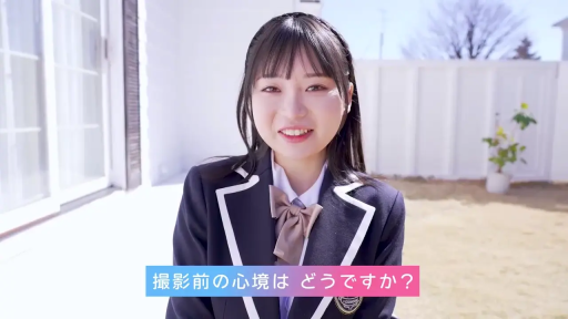 微笑 · 半身 · 对视 · JK制服 · 户外 · 日系 · 正面