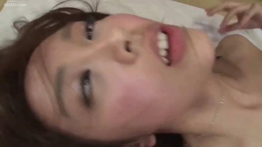 脸部特写 · 全裸 · 卧室 · 仰卧 · 呻吟 · 高潮脸