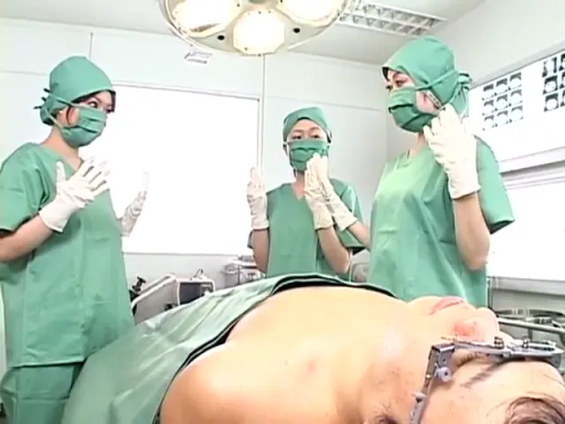 站立 · 中景 · 手术室 · 手术服