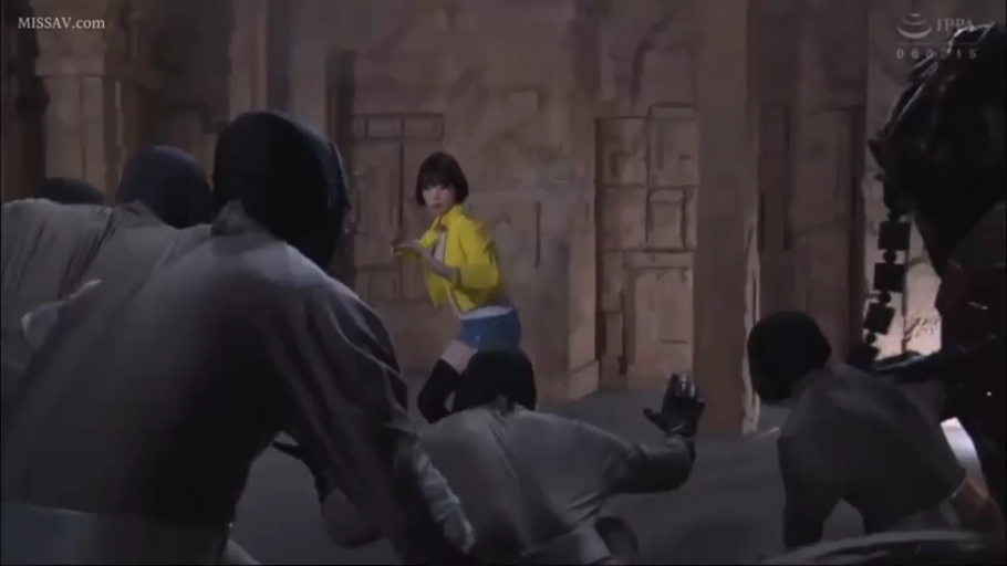 全景 · 黄色夹克 · 被包围 · 战斗姿势 · 废墟 · 警惕