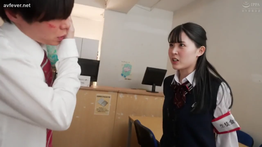 室内 · 站立 · 中景 · 剧情 · 制服 · 愤怒 · 责骂 · 臂章