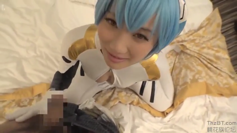 脸部特写 · 第一人称视角 · 微笑 · 手淫 · 跪姿 · 床上 · 绫波丽战斗服