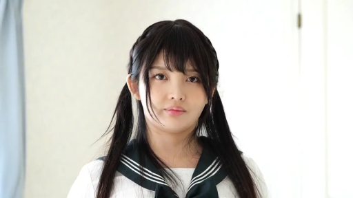 室内 · 脸部特写 · 呆萌 · 水手服