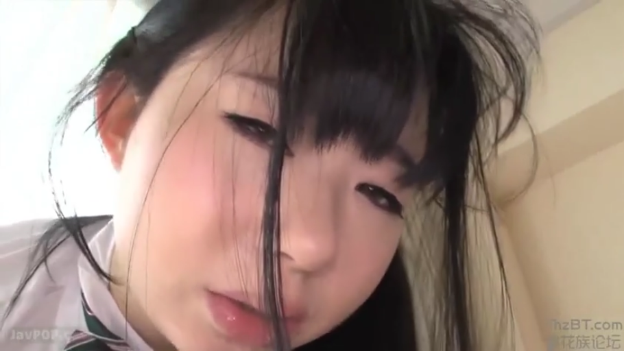 室内 · 俯身 · 脸部特写 · 迷离 · 面对镜头 · 学生制服 · 长发