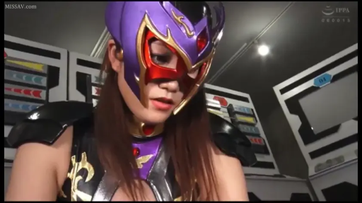 低头 · 平静 · 半身 · 观察 · 面具 · 特摄 · 战斗服 · 基地