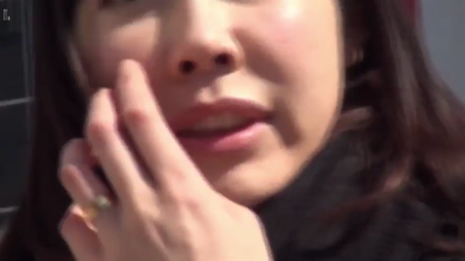 脸部特写 · 户外 · 黑色衣物