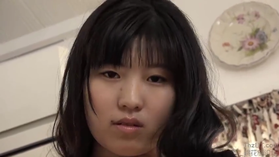 室内 · 脸部特写 · 不详