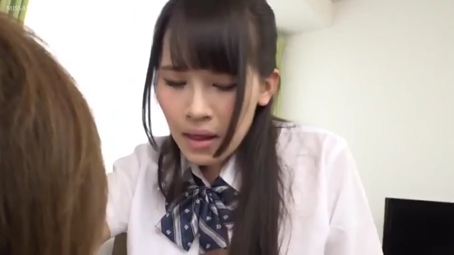 室内 · 投入 · 脸部特写 · 口交 · JK制服 · 亚洲 · 跪姿俯身