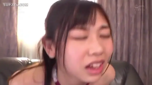 高潮感 · 室内卧室 · 吊带 · 面部表情特写
