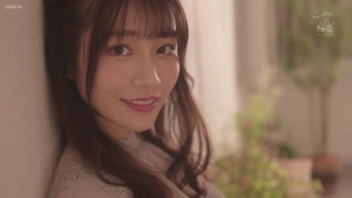 室内 · 脸部特写 · 微笑 · 对视 · 靠墙 · 蕾丝上衣 · 唯美