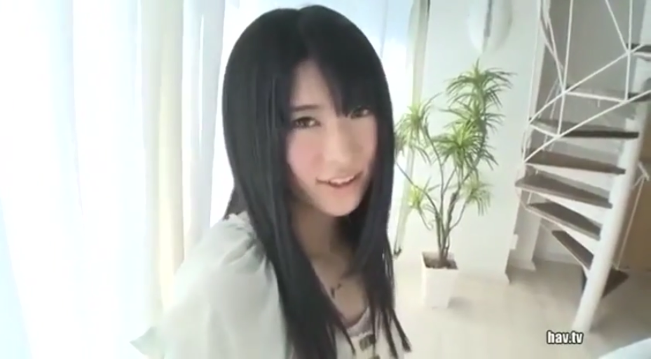 公寓 · 上半身 · 温柔 · 浅色上衣