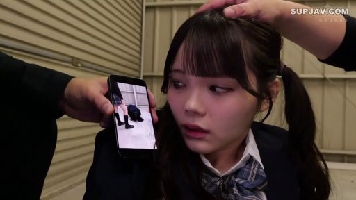 坐姿 · 脸部特写 · 剧情 · 手机 · 惊恐 · JK制服 · 仓库 · 胁迫