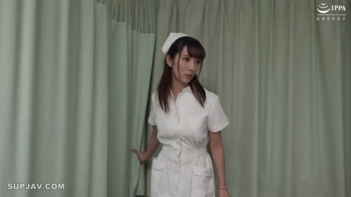 护士服 · 站姿 · 自然 · 窗帘 · 制服诱惑 · 医务室 · 半身照 · 拉开窗帘