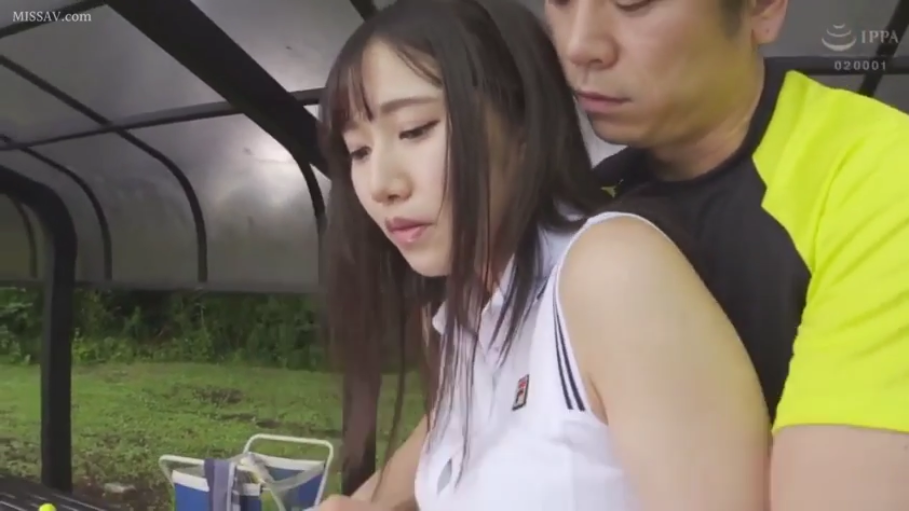 中景特写 · 运动服 · 网球场