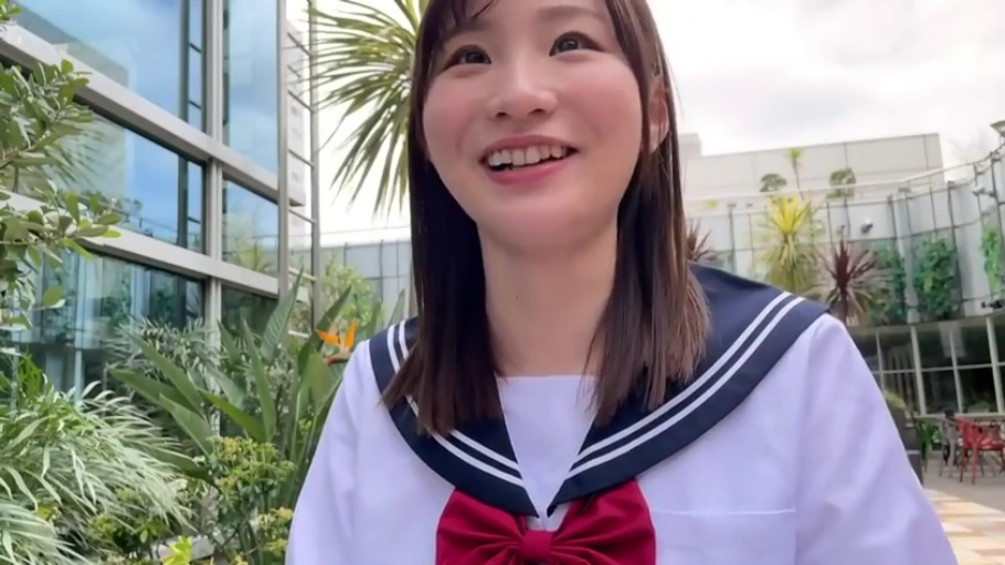 脸部 · 站立 · 户外 · 水手服