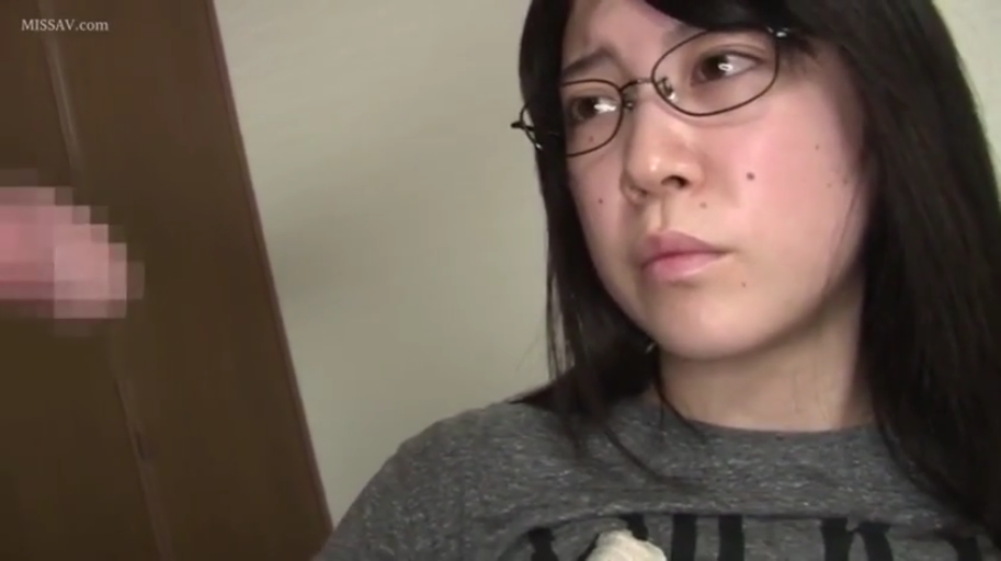 室内 · 无奈 · 马赛克 · 马赛克阴茎特写 · 口交准备阶段 · 灰色印花短袖T恤