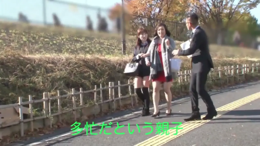 自然 · 西装套装 · 人行道